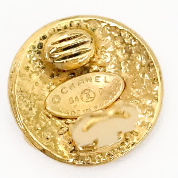 CHANEL CC Logos Quilted Round Clip-On Earrings Gold Tone 94P Auth w/Box l1102 - Picture 4 of 5